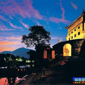 喜樂(lè)L線：天門(mén)山、張家界、袁家界、猛洞河、鳳凰古城超經(jīng)典五日游