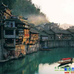 【長沙往返路線1】張家界、鳳凰古城、天子山、黃龍洞三晚四日游